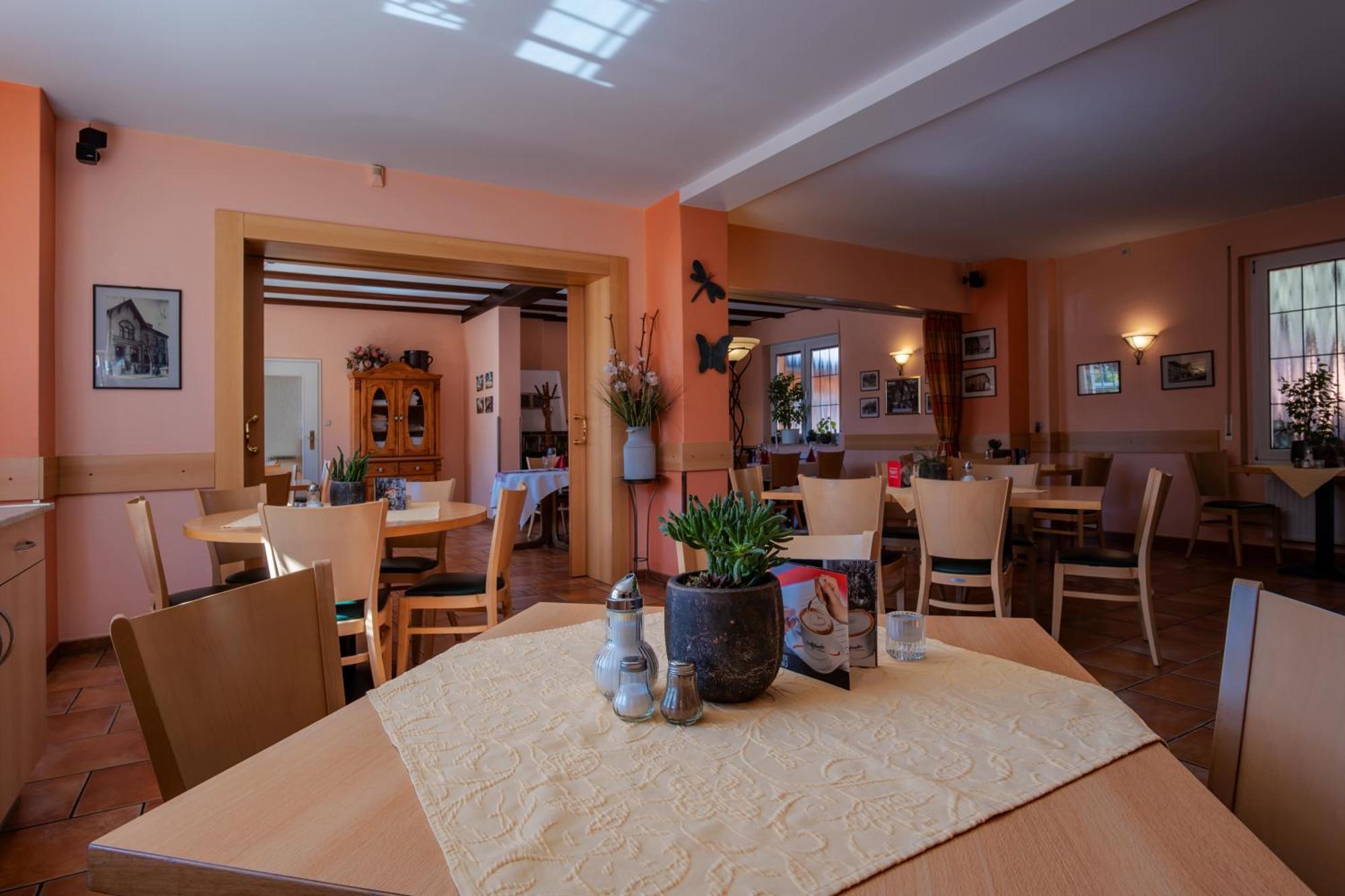 Restaurant & Hotel Storchenklause Storkow  Buitenkant foto